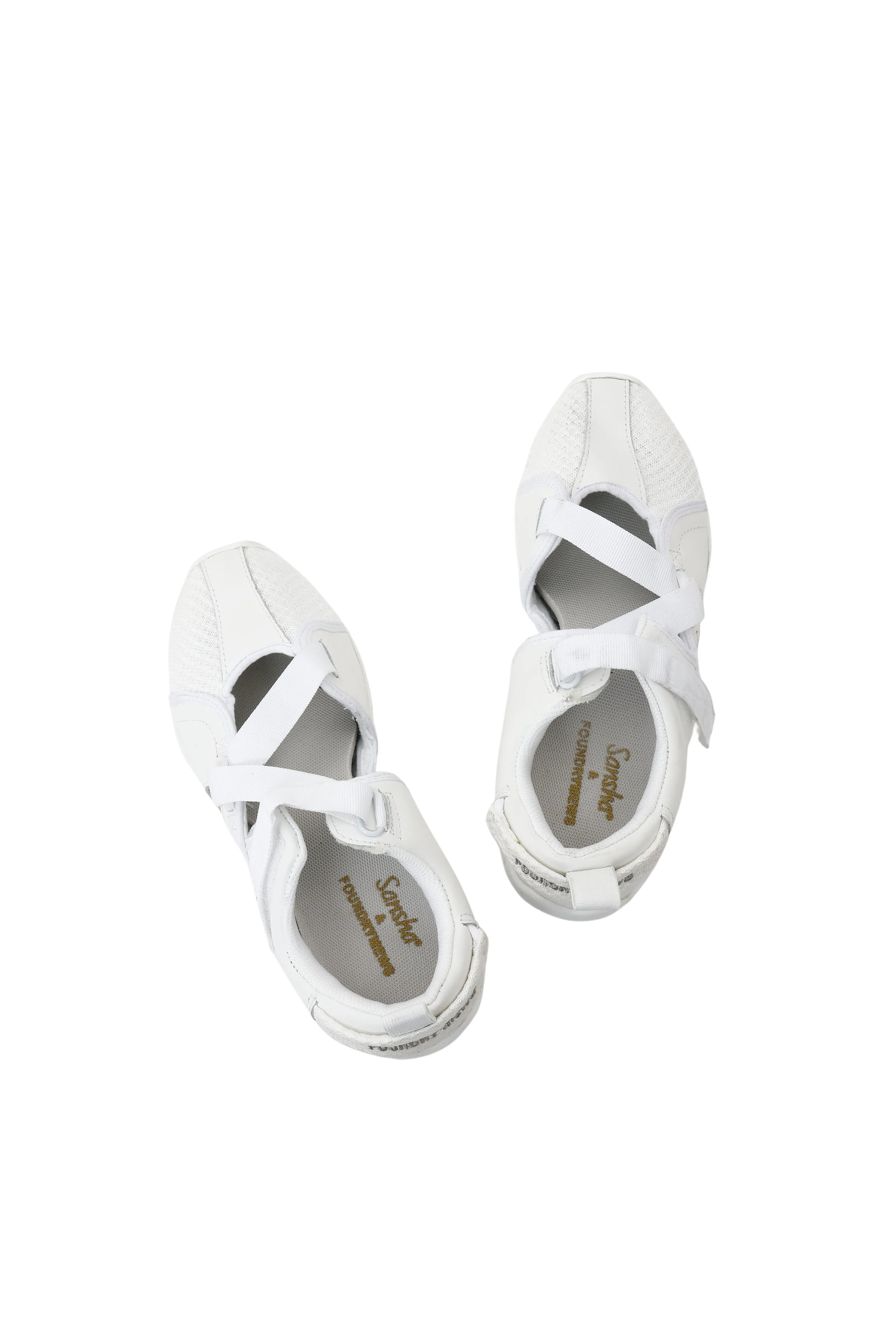 Foundrymews / White canvas shoes