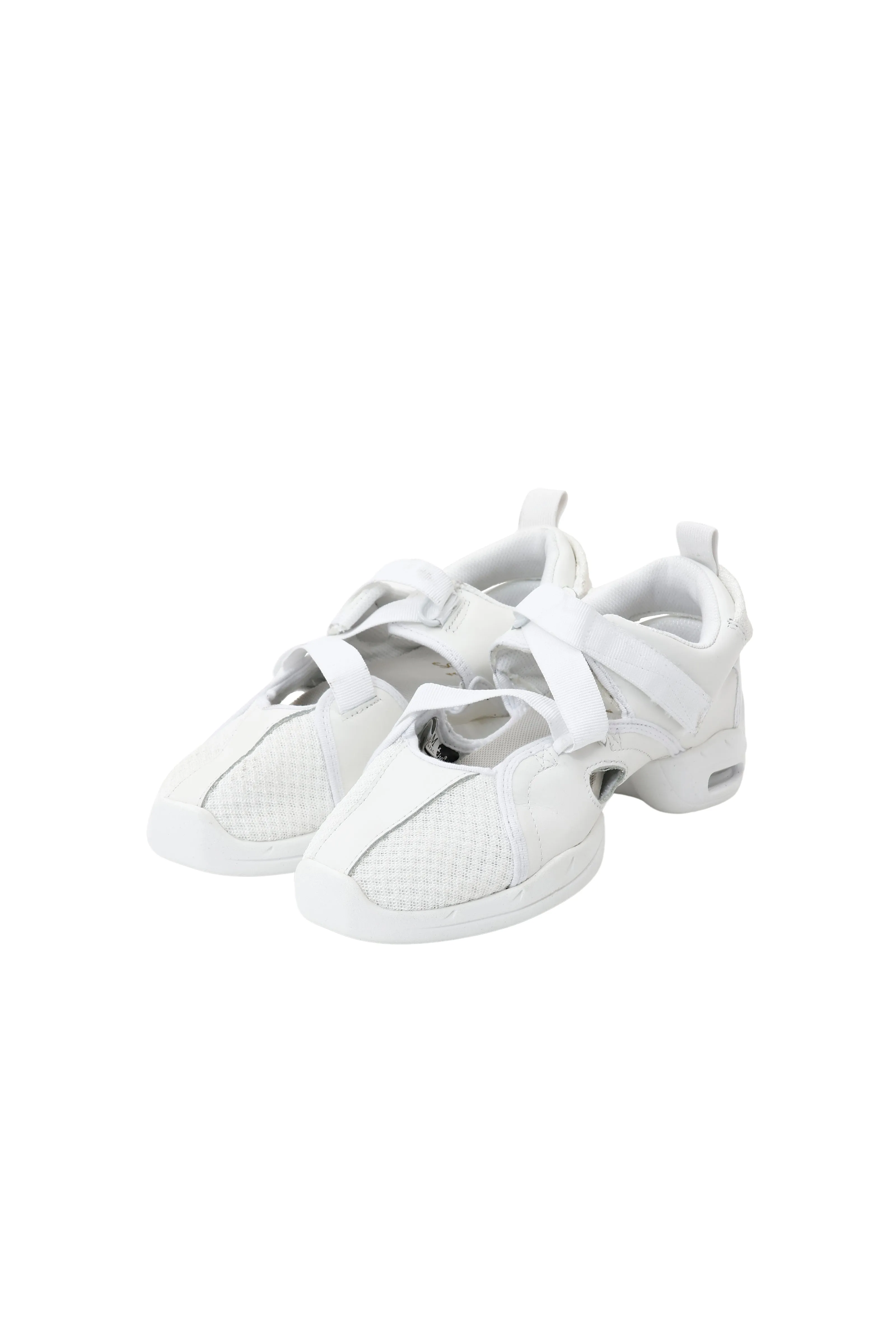 Foundrymews / White canvas shoes
